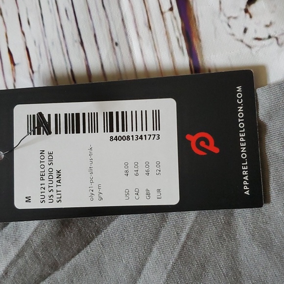 🆕️ PELOTON US STUDIO SIDE SLIT GRAY TANK - Picture 7 of 9